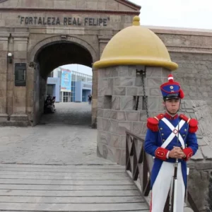 Tour 1 Día - Castillo Real Felipe